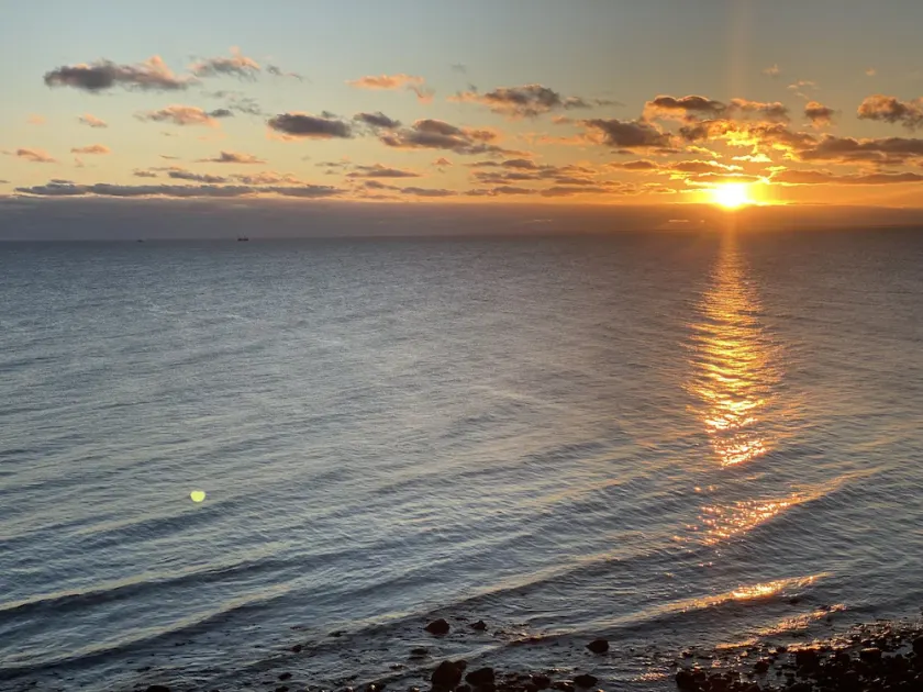 Plymouth private ocean front oversized suite on the bluff of Cape Cod Bay - Image 1