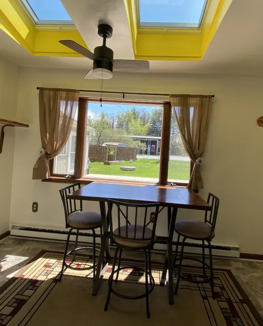 Hidden gem, 2BR-2 Living, quiet neighborhood - Image 1