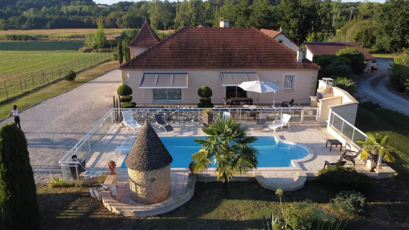 Pretty house with swimming pool in Périgord - Image 1