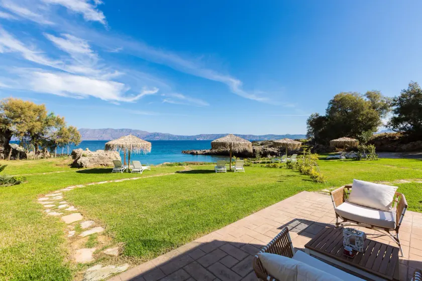 Harmony Villa - détendez-vous sur votre propre plage privée! Intimité totale! Proche des commerces! - Image 1