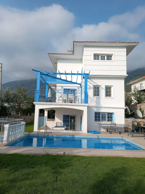 6 Bedrooms Villa, private heated outdoor pool. Pool table, table tennis. WiFi - Image 1