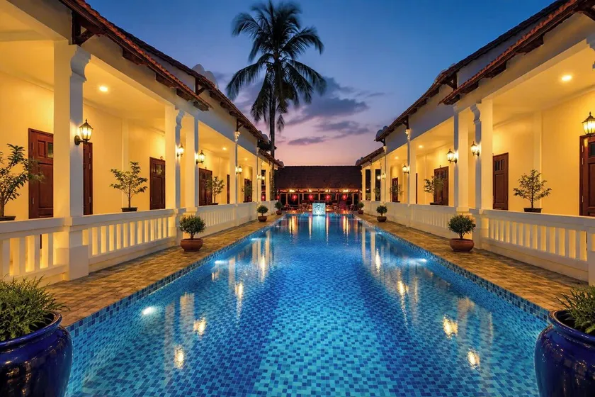 Sunset Cove Boutique Resort - Image 1