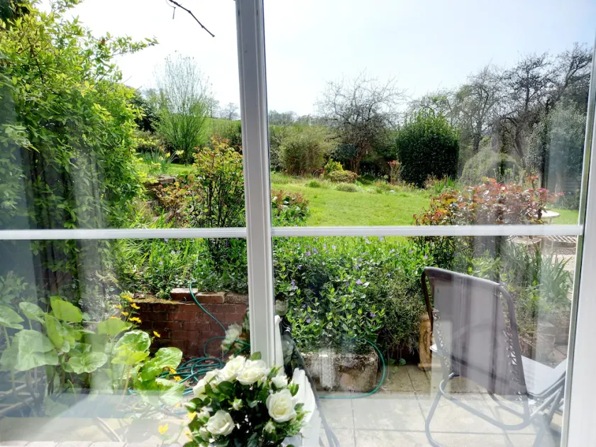 Luxurious Entire Studio in Axminster Suitable for - Image 1