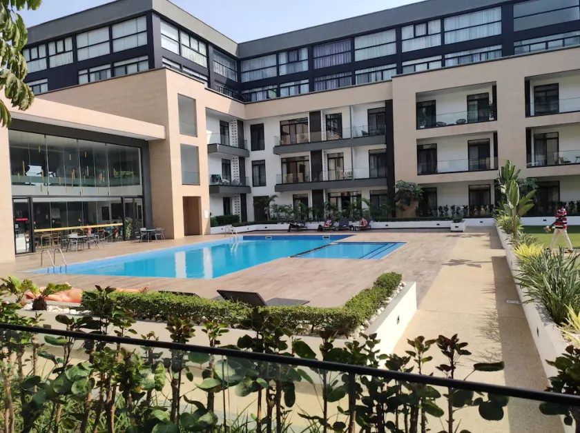 Deluxe 1 Bedroom Apartment - Embassy Gardens - Image 1