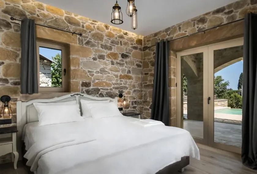 BH413 - R - Villa Chania - Image 1