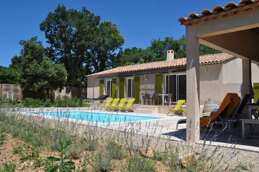 Villa med swimmingpool nær Gorges du Verdon og Lac de Sainte Croix / gratis WIFI - Image 1
