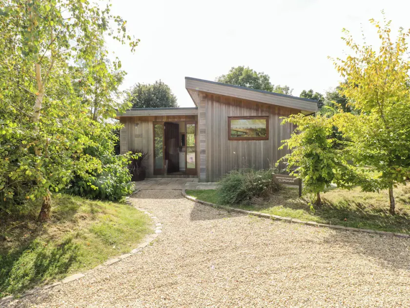 CLIPSHAM, pet friendly, with open fire in Exton, Rutland - Image 1
