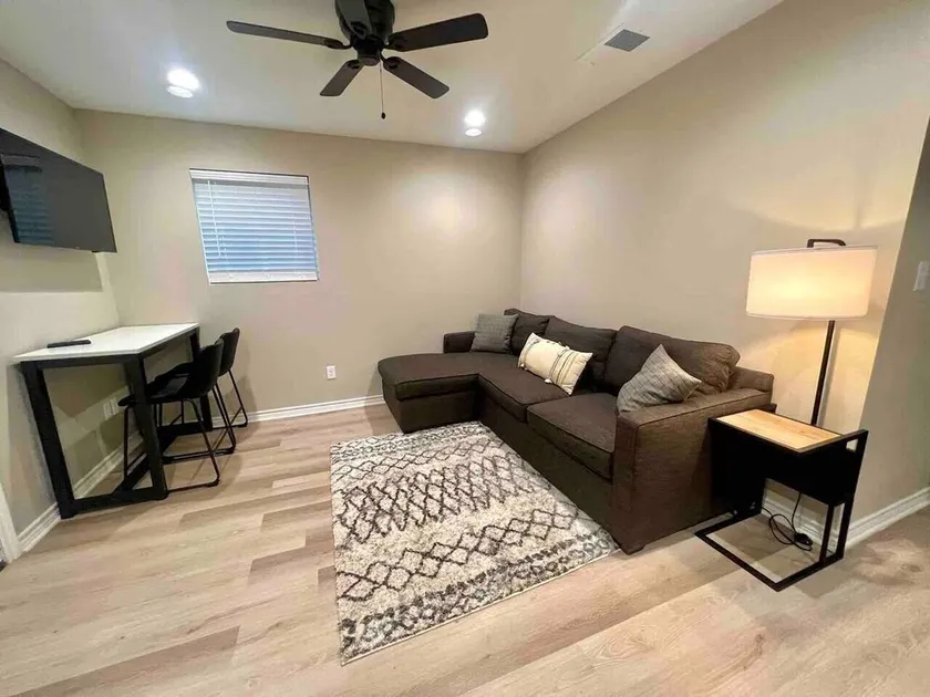 Delightful 2 bedroom barndominium - Image 1