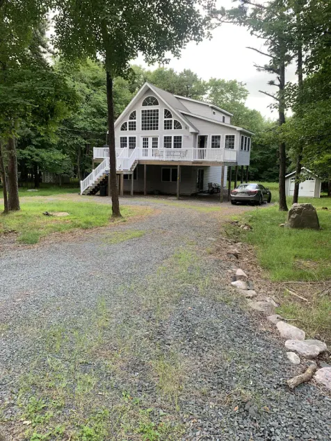 Hidden Woods Chalet 6BR on Lake Towamensing 0.5 miles away - Image 1