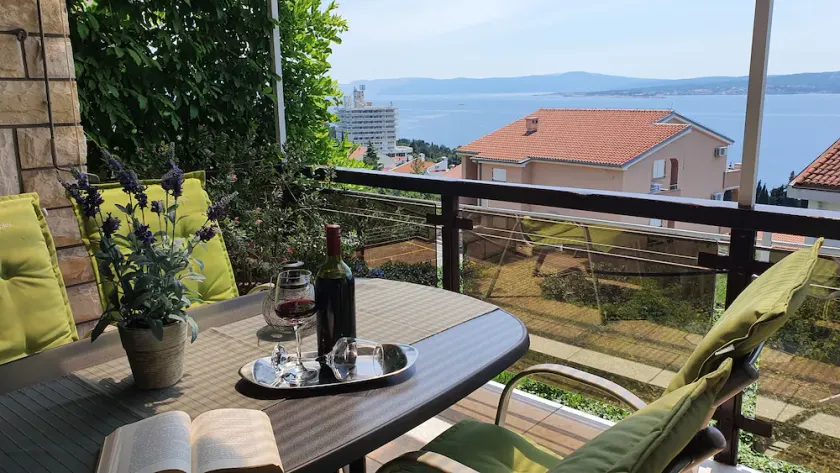 Comfortable apartment with sea view, close to the beach, family-friendly,  WiFi - Image 1