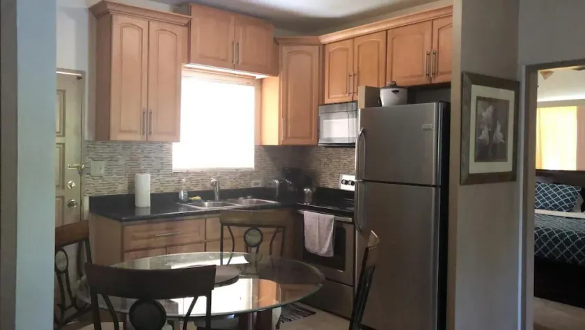 2 Bedroom 1 Bath Near Hospital and Shopping and Beach - Image 1
