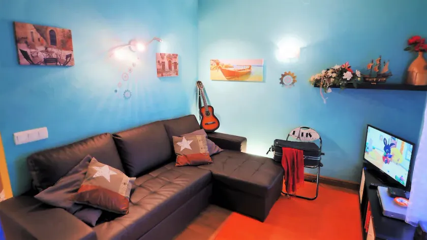 MANUELA BEACH CITY-lejlighed, 2. Beach front, center, luft, WiFi, parkering - Image 1