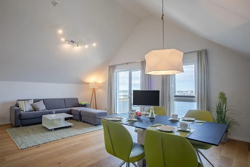 Holiday Apartment \"Reeders Topp by Seeblick Ferien\" with Harbour View - Image 1