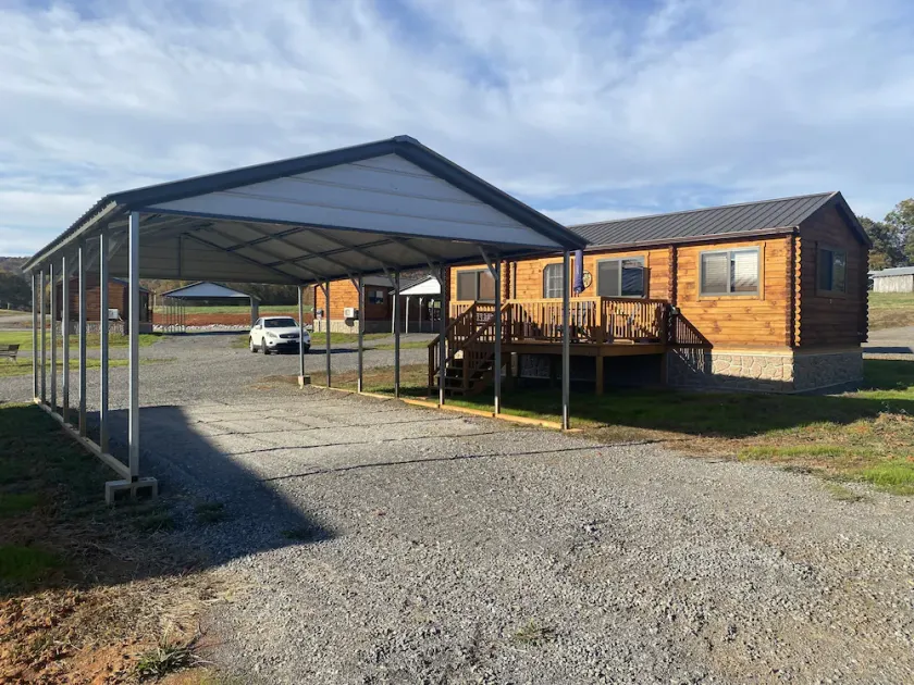 LIZARD CABIN - Image 1