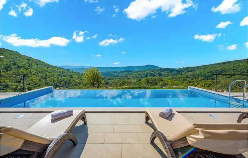Awesome Home In Labin - Image 1