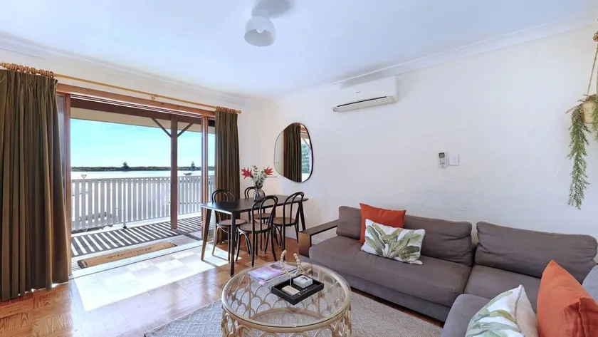 What A View - Lamont St Unit 4 120 - Image 1
