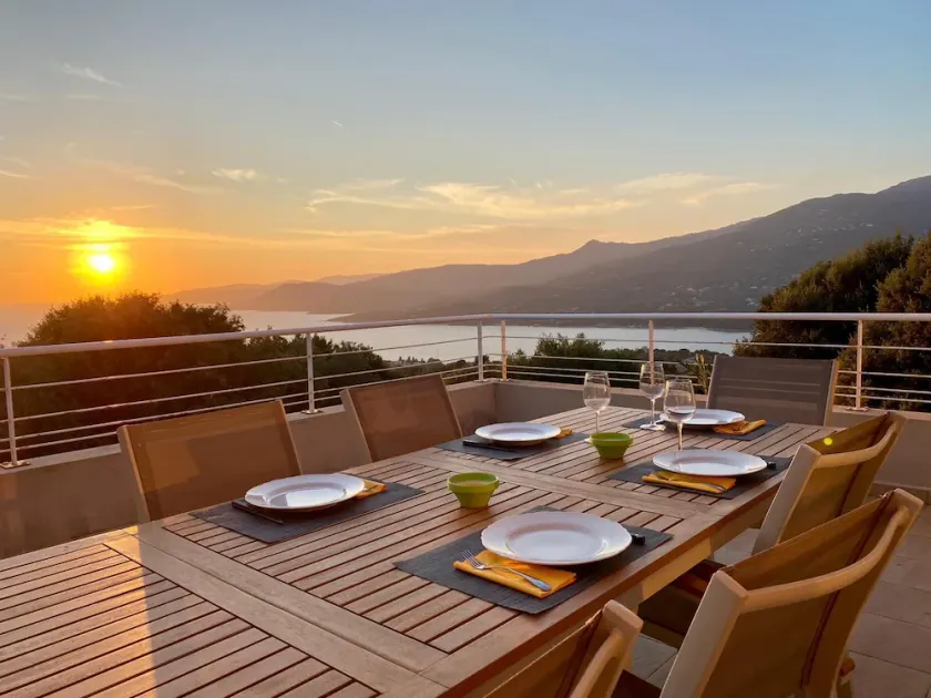 LARGE VILLA WITH SEA VIEW AND POOL FOR 10 PEOPLE - Image 1