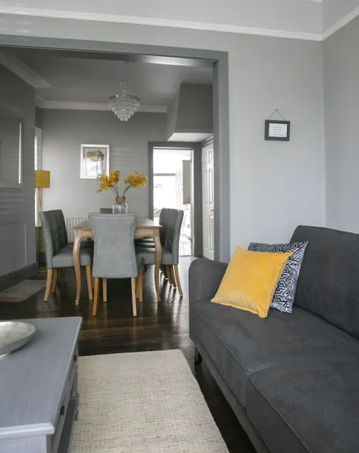 Deluxe 4 bedroom house - Image 1