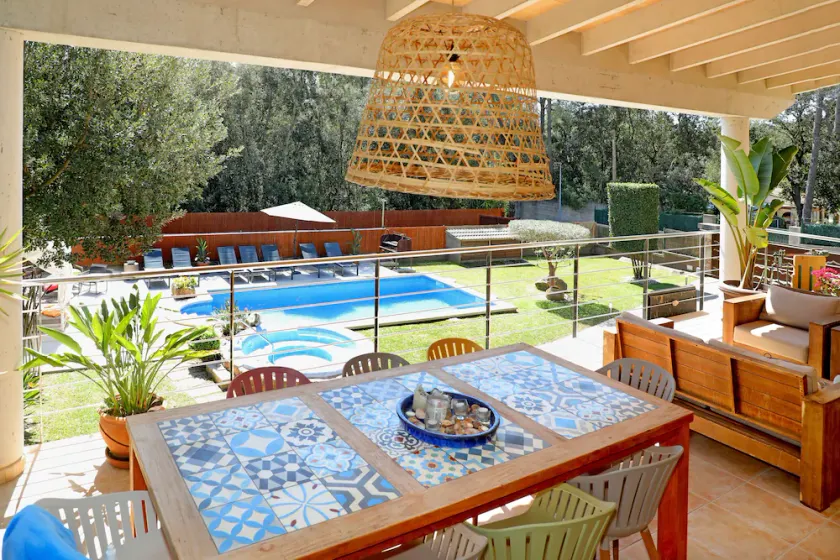 Elegant Family Villa with Private Pool, Jacuzzi, Spacious Garden & Games Area - Image 1