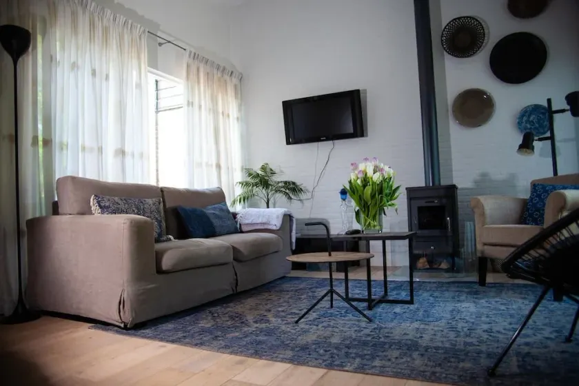 Stylish bungalow near the sea with fireplace - Image 1
