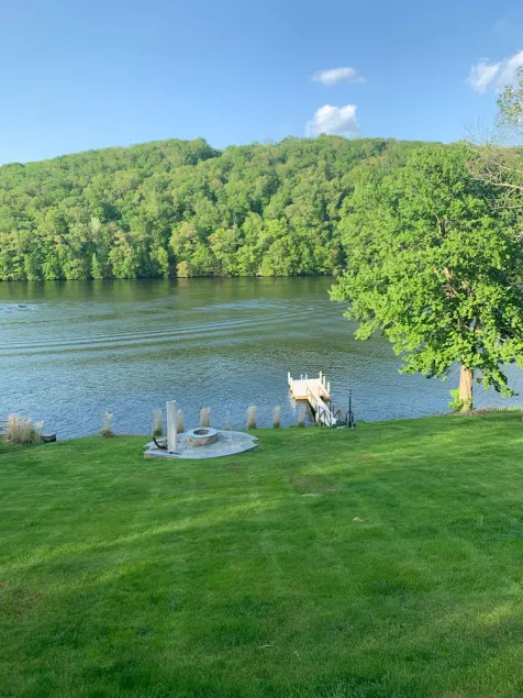 Amazing Lake House - Image 1