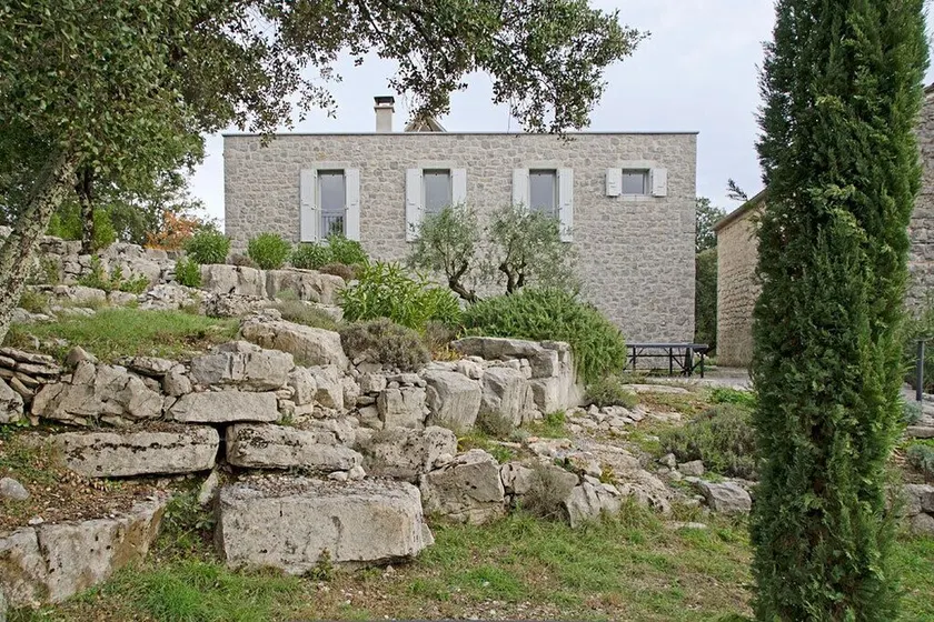 Spacious stone house in a wonderful natural park - Image 1