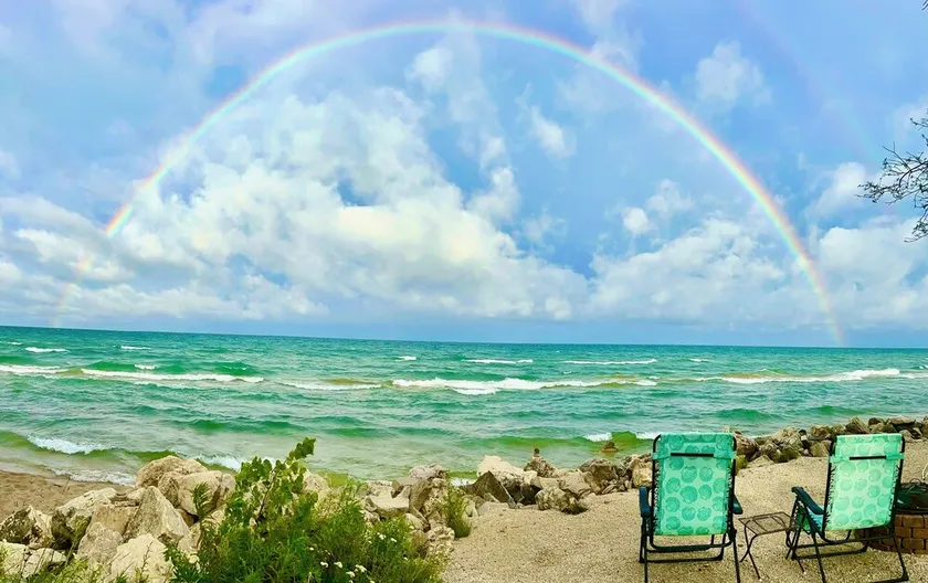 Welcome to the \"Lake Cottage\"  where lake Michigan waves are calling - Image 1