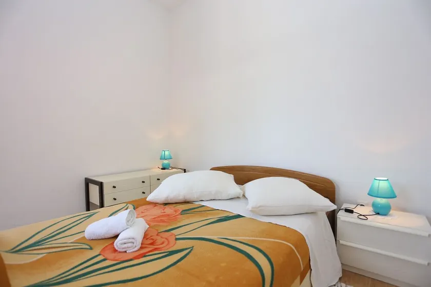 Two bedroom apartment with terrace and sea view Lokva Rogoznica, Omiš (A-17645-a) - Image 1