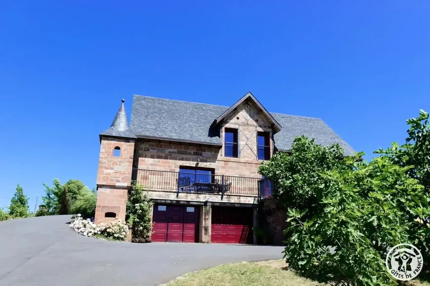 Gîte de France De chapdevialle la croisée des vents 4 épis - Gîte de France 12 personnes MAE-0064 - Image 1