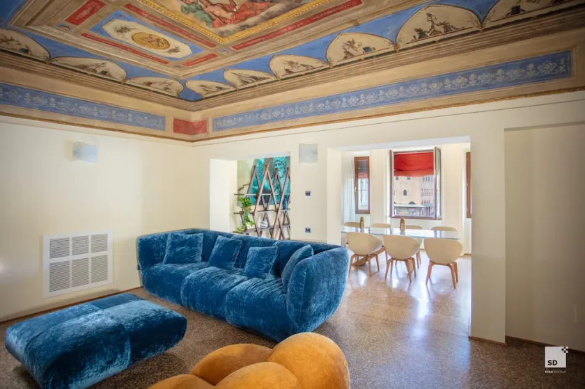 Urbanicooh Garisenda Apartment - Image 1