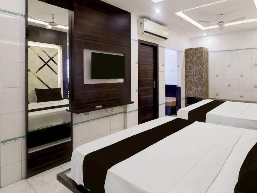 Saver Double Hotel Admire Suit - Image 1