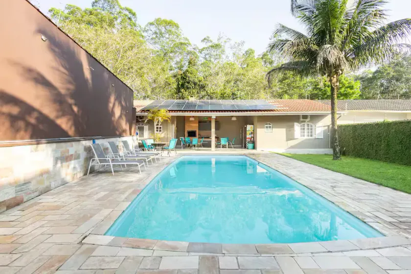 Luxury house with heated pool and sauna. - Image 1