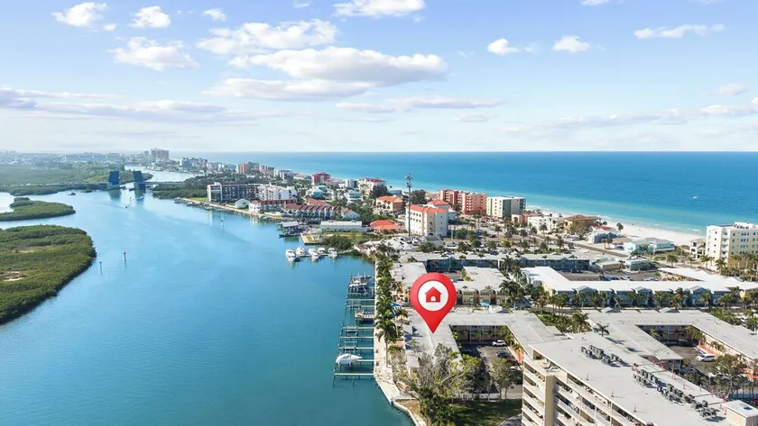 Waterfront 1/1, sleeps 6, walk to beach! #B111 - Image 1