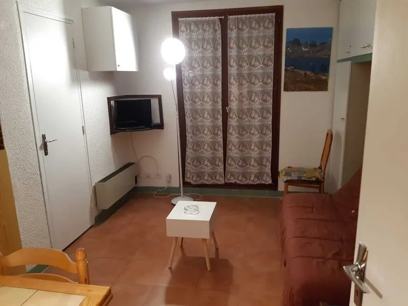 Quiet studio near the center of Allos, close to the famous lake, the Verdon and skiing. - Image 1