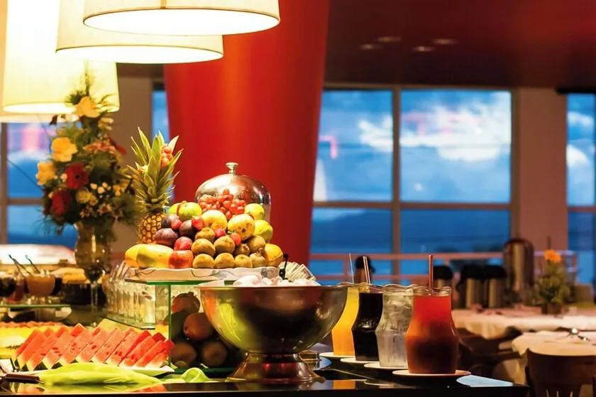 Encantos Golden Hotel - Image 1