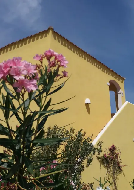 THREE-ROOM APARTMENT WITH AIR CONDITIONING AND PANORAMIC VIEWS, 400 m FROM THE SEA Vignola Maritime Village with a pool - Image 1
