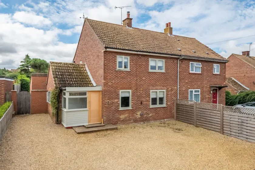 Lovely 4 bedrom home in Brancaster -15 minute walk to Brancaster beach - Image 1