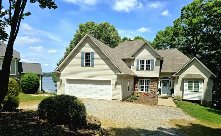 Beautiful Lake Gaston NC..... Views to remember for a lifetime! - Image 1