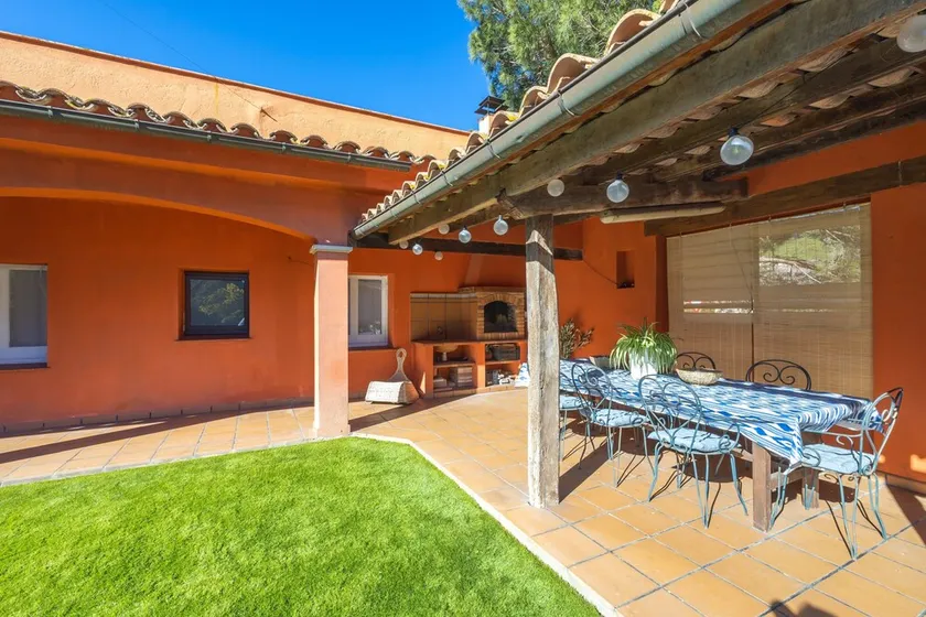 La Caseta de Sant Pol – Réservée aux familles avec piscine privée et Wi-Fi - Image 1