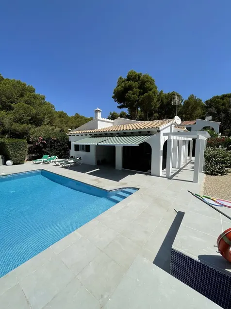 Villa Honeysuckle - Image 1