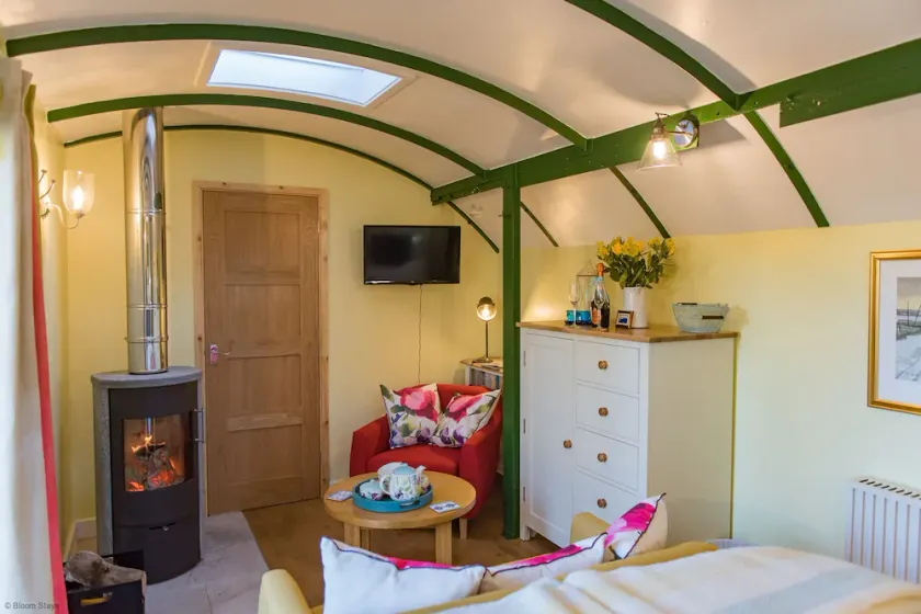 Plumcot Halt by Bloom Stays - sleeps 2 in 1 bedroom - Image 1