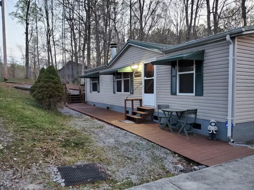 Dale Hollow Lake Getaway gemt i skoven, et minut fra søen! - Image 1