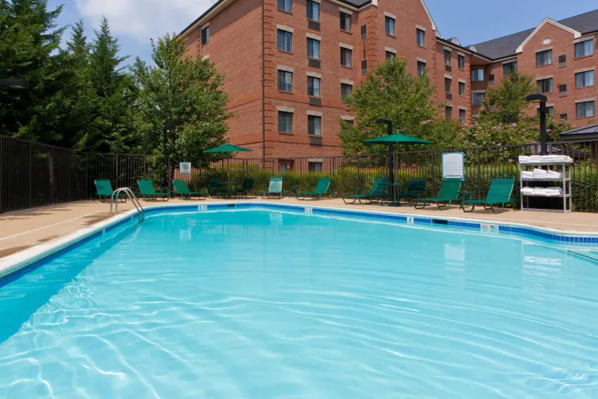 Relaxing Retreat Near DC! FREE Breakfast + On-Site Business Center - Image 1