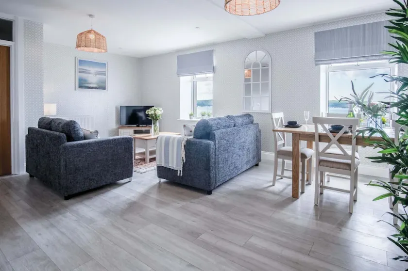 Haven View - 2 Bedroom Apartment - Milford Haven - Image 1