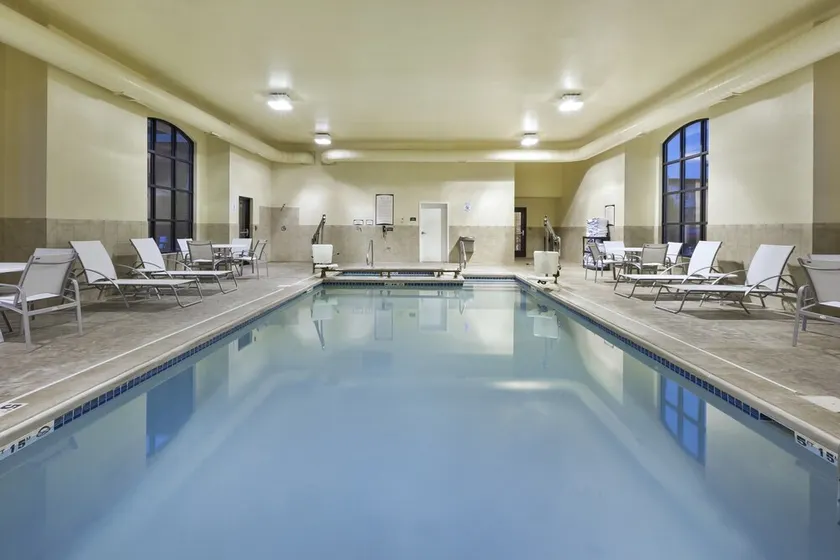King Suite. Free Breakfast. - Image 1