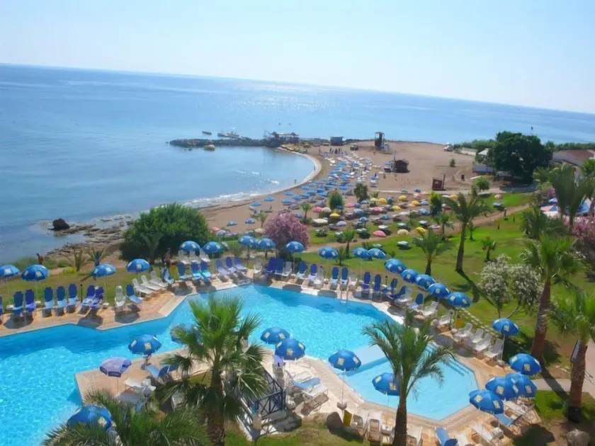 MyroAndrou Hotel Apartments - Image 1