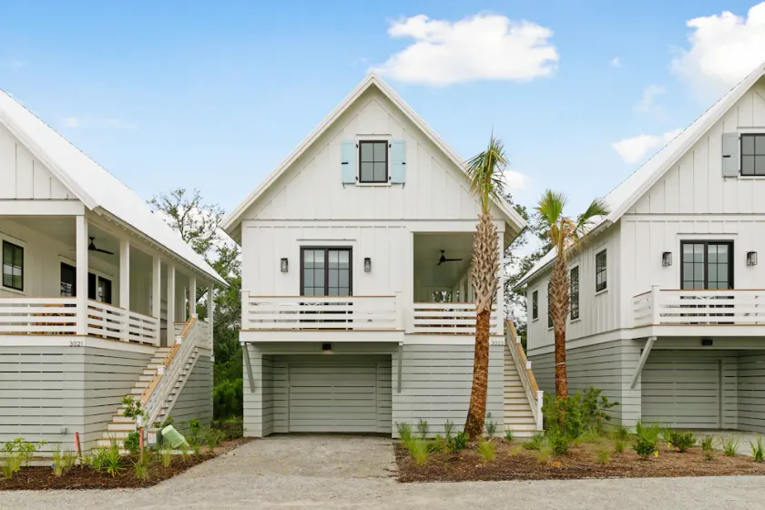 “The Ibis” (3025 Southerly Way) 2 person creekside bungalow at Kiawah River ~ Tesla Charger - Image 1