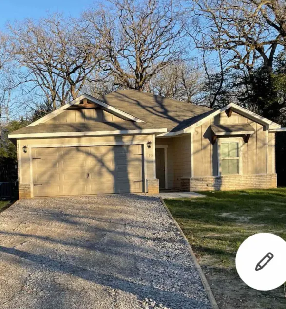 Newly built home . Minutes from Canton ! - Image 1