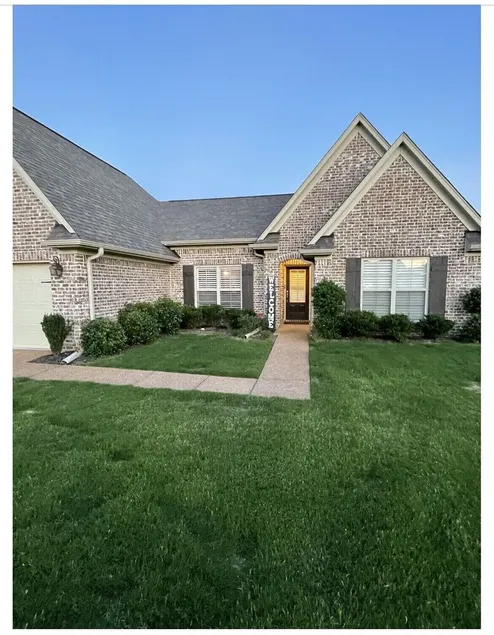 Stylish 3 bedroom ranch just south of Memphis - Image 1