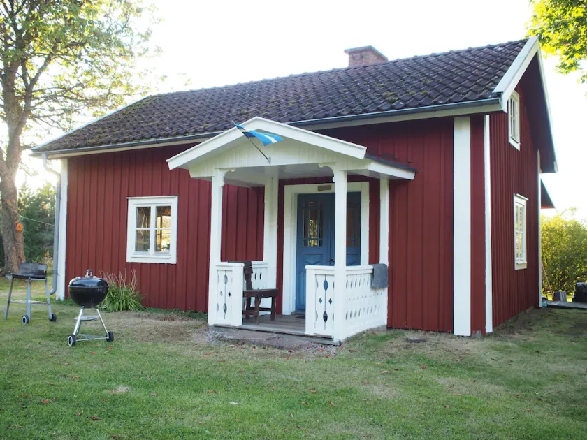 Charming 19th-century village, alone located in the forest with its own jetty, boat and sauna - Image 1